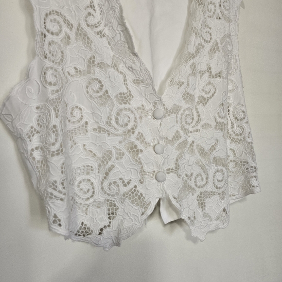 Vintage Women's Lace Crochet Like Sleeveless Buttondown Vest - White - Picture 7 of 7